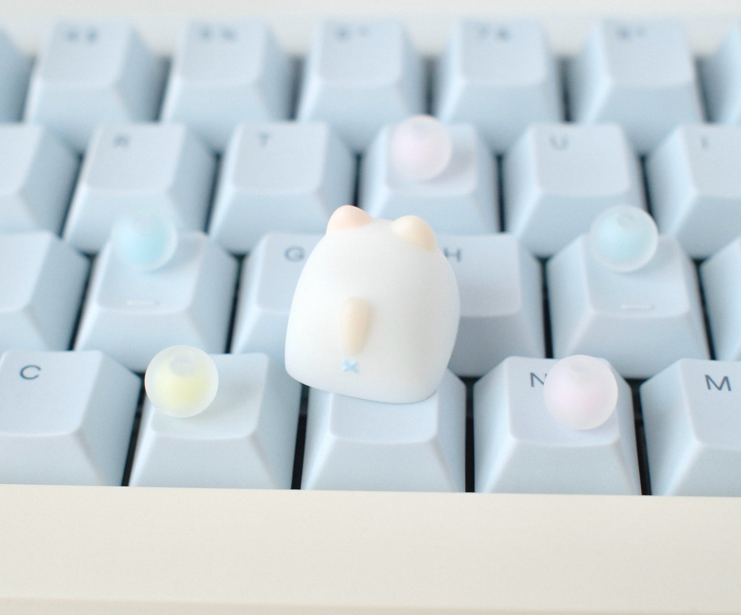 Winterglow miso (white, colored ears)